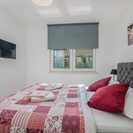Modern Apartments Elle Malinska Вантачичі Екстер'єр фото