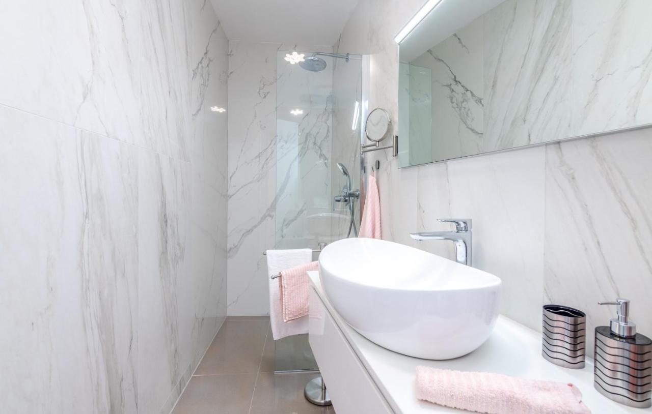 Modern Apartments Elle Malinska Вантачичі Екстер'єр фото